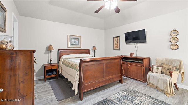 768 Lake Boulevard, Vicksburg, MS 39180