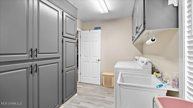 768 Lake Boulevard, Vicksburg, MS 39180