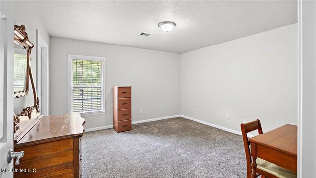 768 Lake Boulevard, Vicksburg, MS 39180