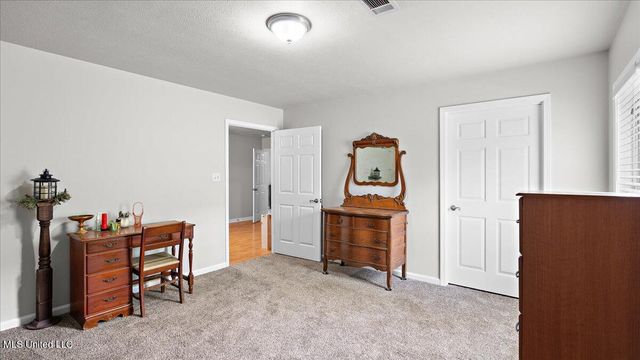768 Lake Boulevard, Vicksburg, MS 39180