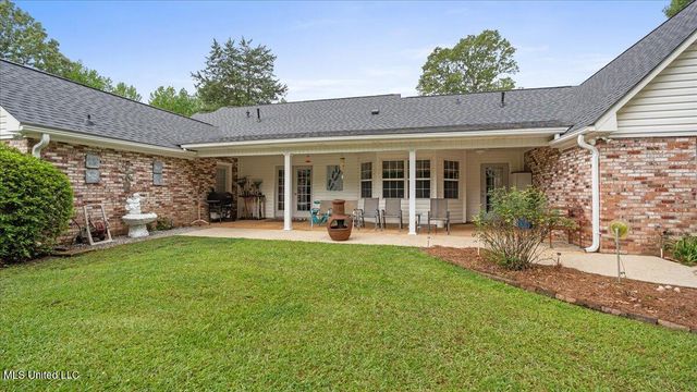 768 Lake Boulevard, Vicksburg, MS 39180