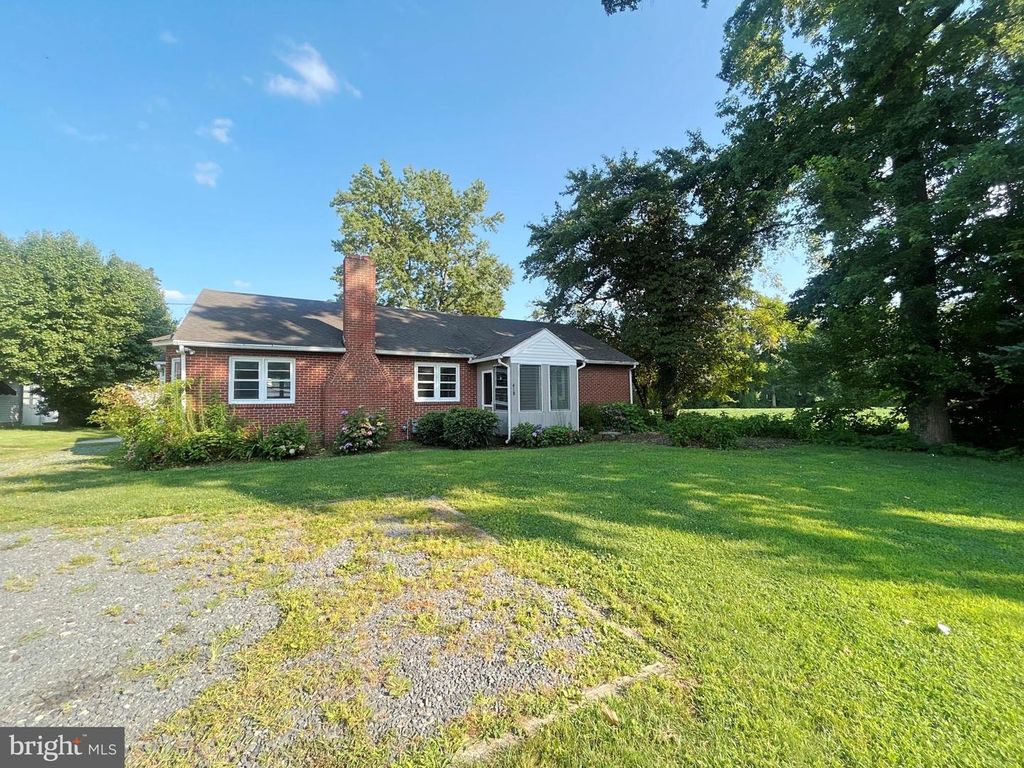 418 SWEDESBORO RD, GIBBSTOWN, NJ 08027 — exterior