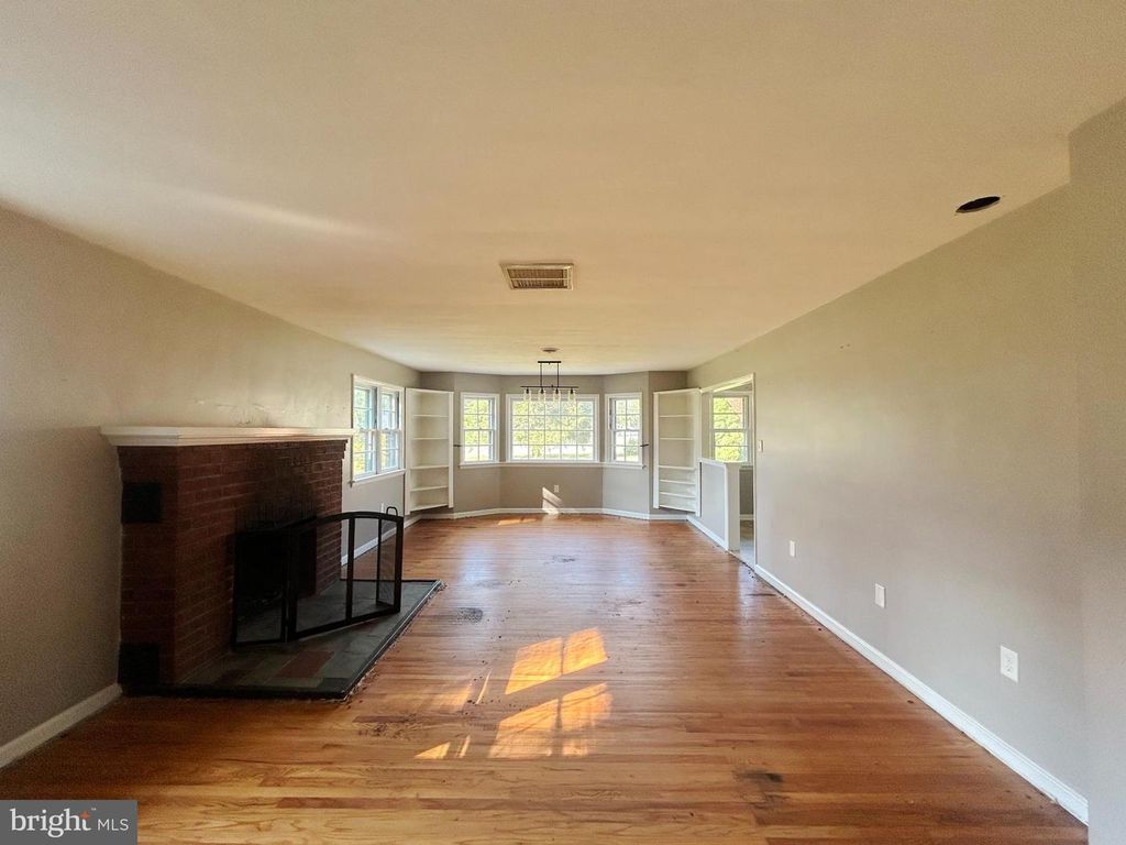 418 SWEDESBORO RD, GIBBSTOWN, NJ 08027 — photo 4