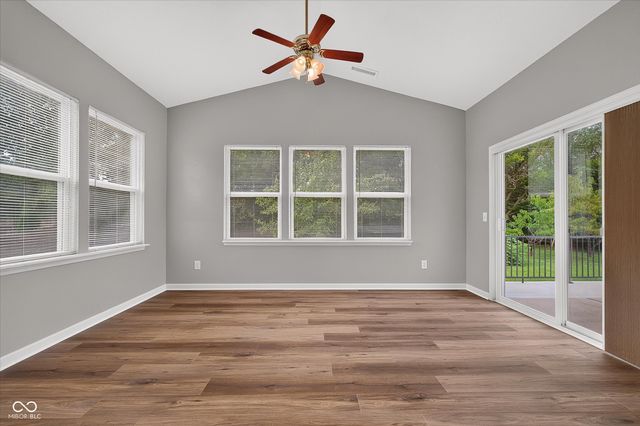 8922 N Springview Drive, Mccordsville, IN 46055