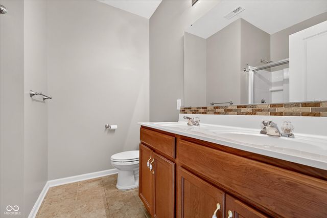 8922 N Springview Drive, Mccordsville, IN 46055