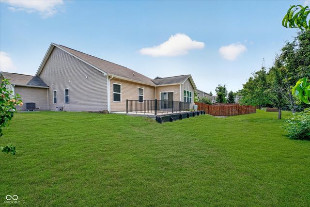 8922 N Springview Drive, Mccordsville, IN 46055