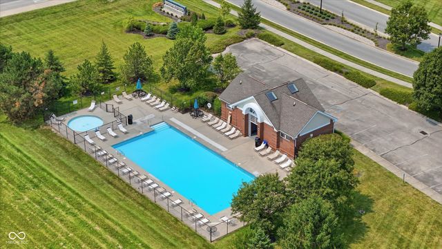 8922 N Springview Drive, Mccordsville, IN 46055