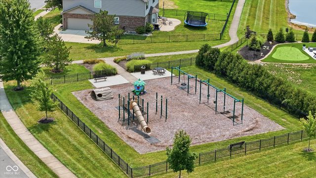 8922 N Springview Drive, Mccordsville, IN 46055