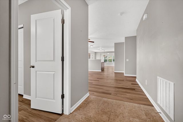 8922 N Springview Drive, Mccordsville, IN 46055
