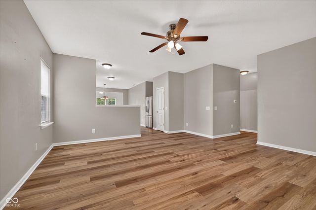 8922 N Springview Drive, Mccordsville, IN 46055