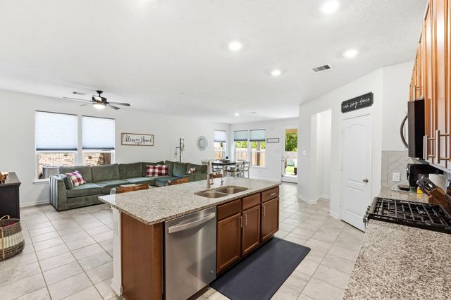8617 Cimarron Mesa Lane, Magnolia, TX 77354