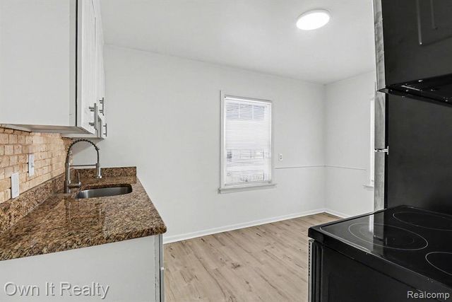 1821 Academy Street, Dearborn, MI 48124