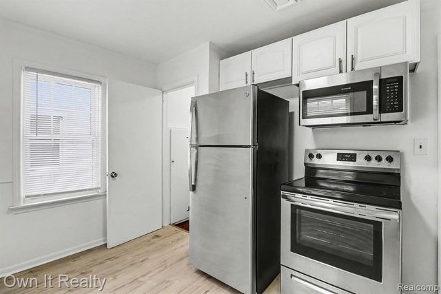 1821 Academy Street, Dearborn, MI 48124