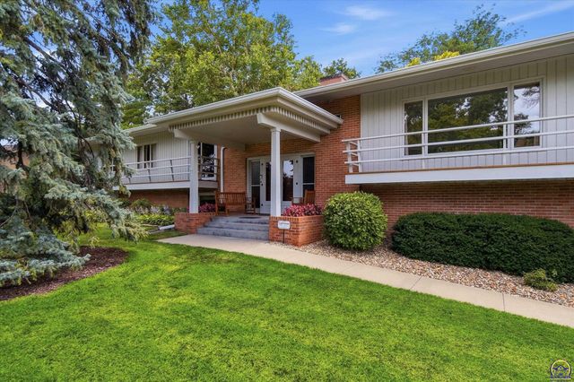 5037 SW West Hills DR, Topeka, KS 66606