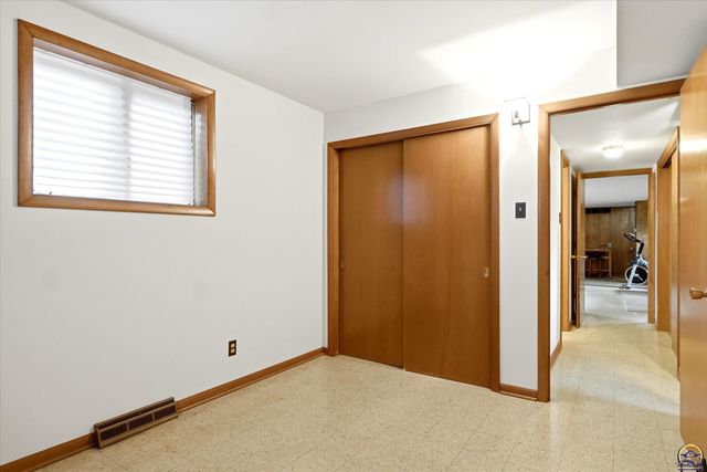 5037 SW West Hills DR, Topeka, KS 66606