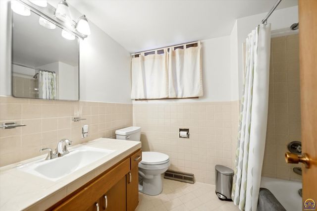 5037 SW West Hills DR, Topeka, KS 66606