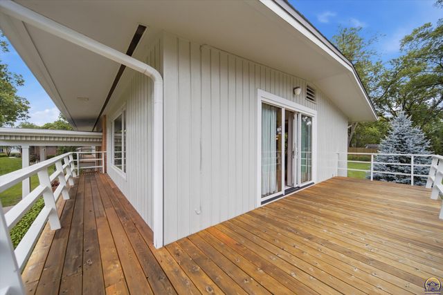 5037 SW West Hills DR, Topeka, KS 66606