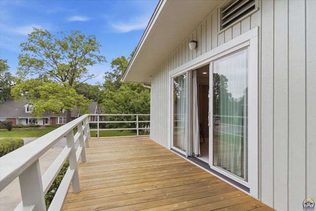 5037 SW West Hills DR, Topeka, KS 66606