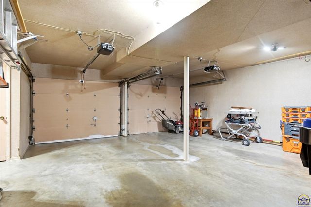 5037 SW West Hills DR, Topeka, KS 66606