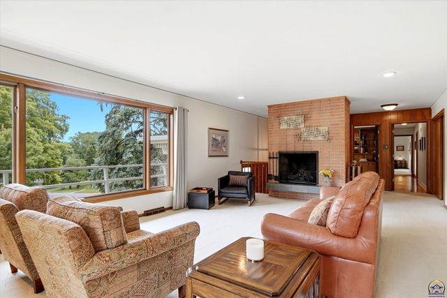 5037 SW West Hills DR, Topeka, KS 66606