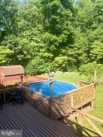 107 LONE PINE RD, Barto, PA 19504