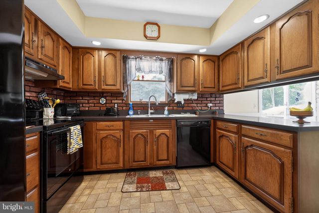 107 LONE PINE RD, Barto, PA 19504