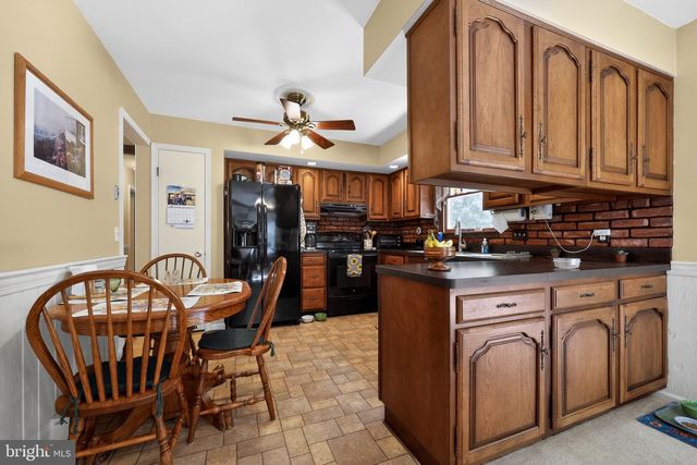 107 LONE PINE RD, Barto, PA 19504
