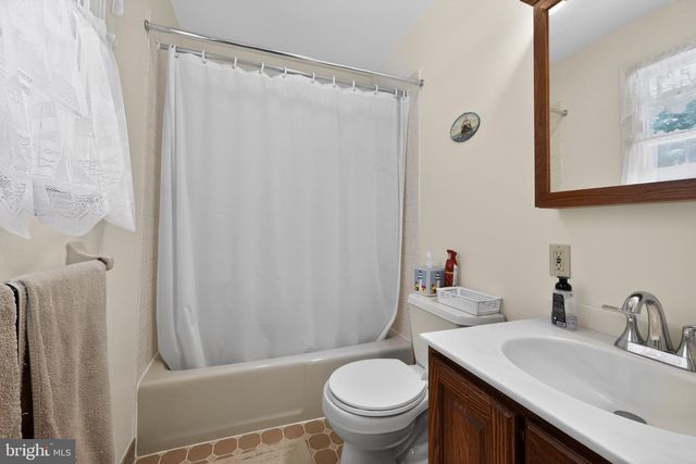 107 LONE PINE RD, Barto, PA 19504
