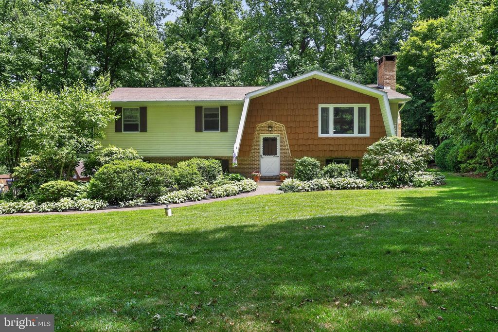 107 LONE PINE RD, Barto, PA 19504