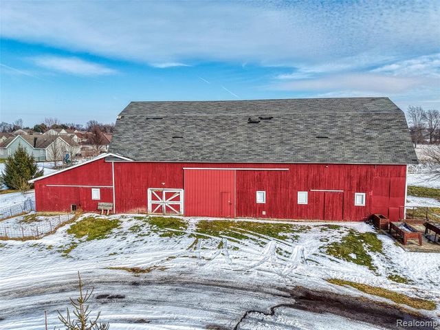 3342 Oak Grove Road, Howell, MI 48855