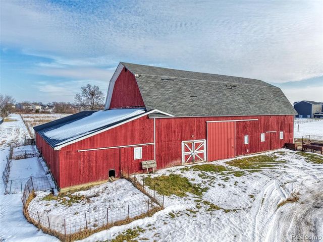 3342 Oak Grove Road, Howell, MI 48855