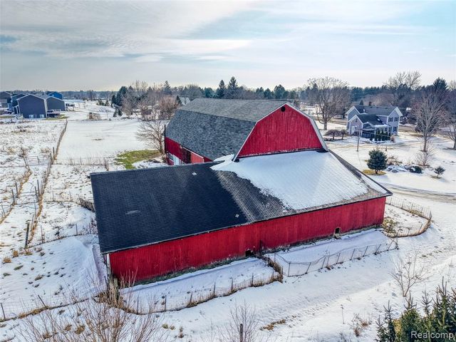 3342 Oak Grove Road, Howell, MI 48855