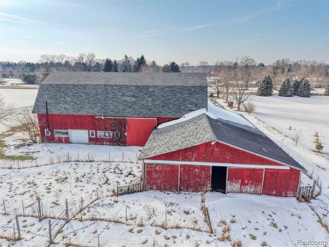 3342 Oak Grove Road, Howell, MI 48855