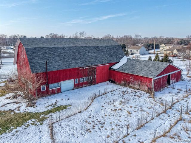 3342 Oak Grove Road, Howell, MI 48855