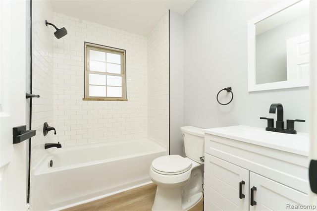 3342 Oak Grove Road, Howell, MI 48855