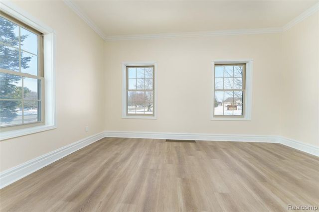 3342 Oak Grove Road, Howell, MI 48855