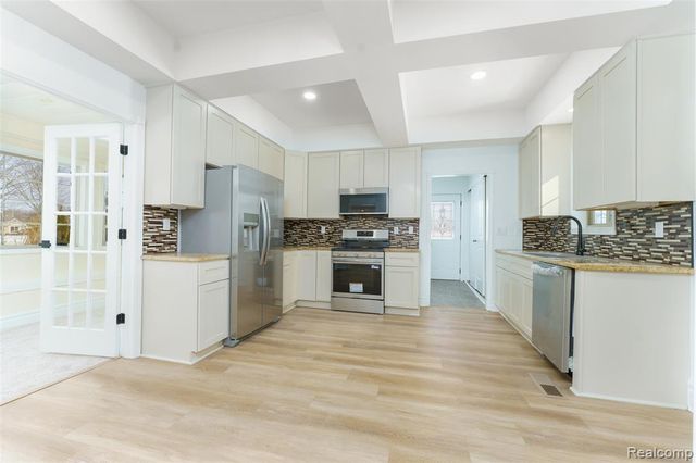 3342 Oak Grove Road, Howell, MI 48855