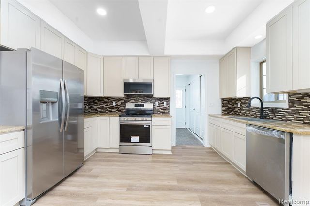 3342 Oak Grove Road, Howell, MI 48855