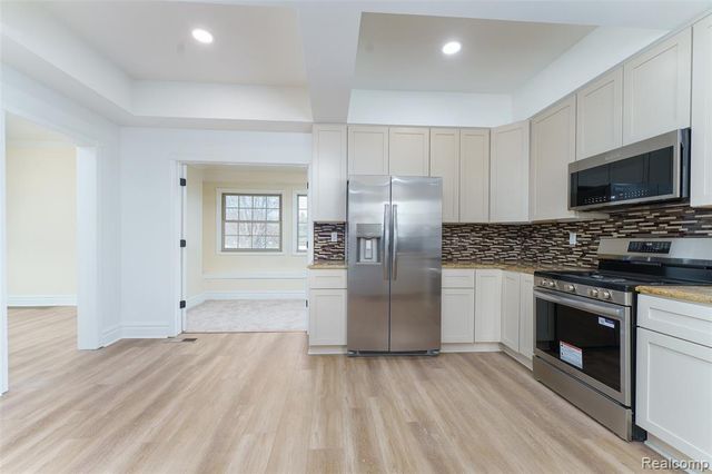 3342 Oak Grove Road, Howell, MI 48855