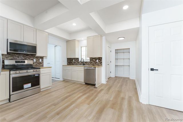 3342 Oak Grove Road, Howell, MI 48855