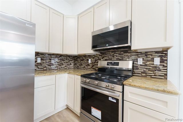 3342 Oak Grove Road, Howell, MI 48855