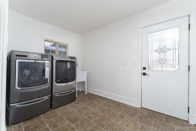 3342 Oak Grove Road, Howell, MI 48855