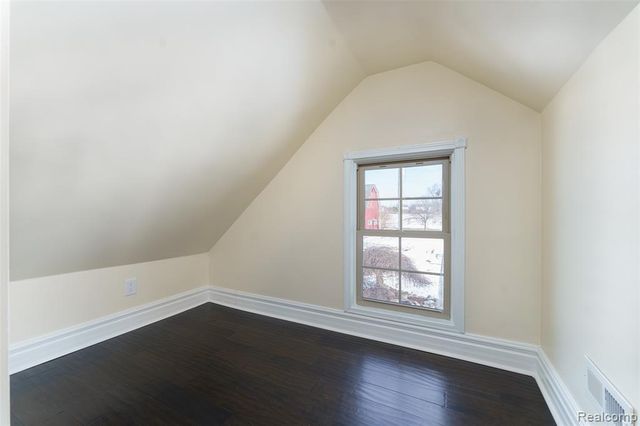 3342 Oak Grove Road, Howell, MI 48855