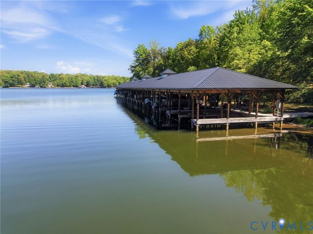 57 Lighthouse Dr, Bumpass, VA 23024