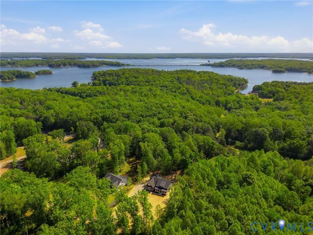 57 Lighthouse Dr, Bumpass, VA 23024