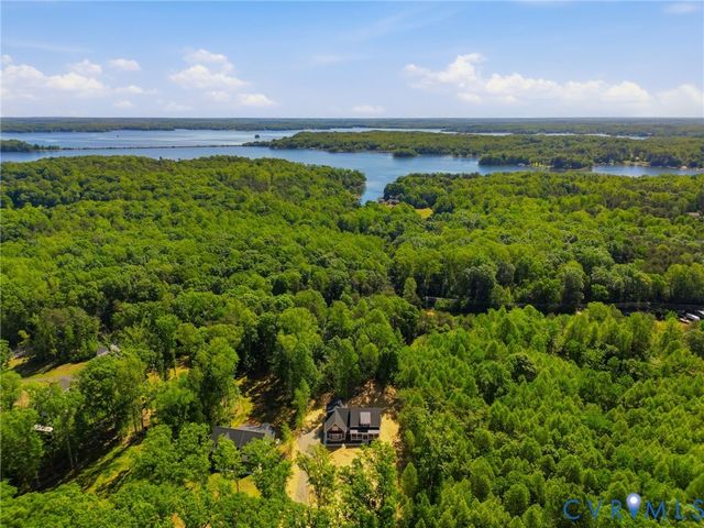 57 Lighthouse Dr, Bumpass, VA 23024