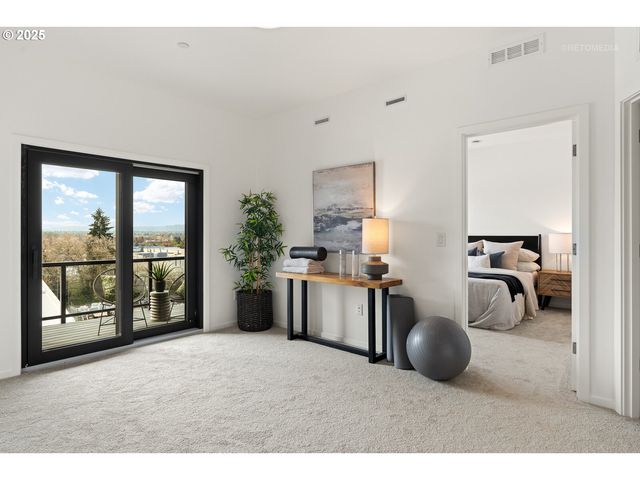 2401 E 6TH St, Vancouver, WA 98661