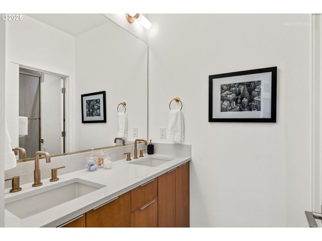 2401 E 6TH St, Vancouver, WA 98661