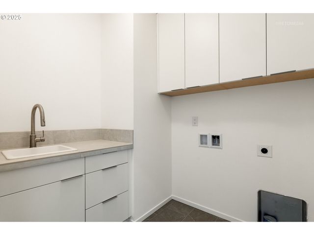 2401 E 6TH St, Vancouver, WA 98661