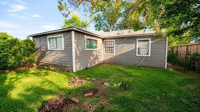 7417 W Knoll Street, Houston, TX 77028